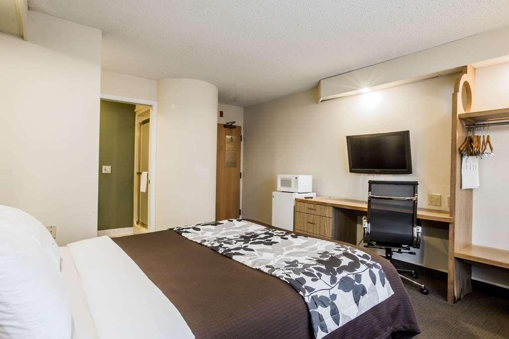 Rodeway Inn Остелл Номер фото