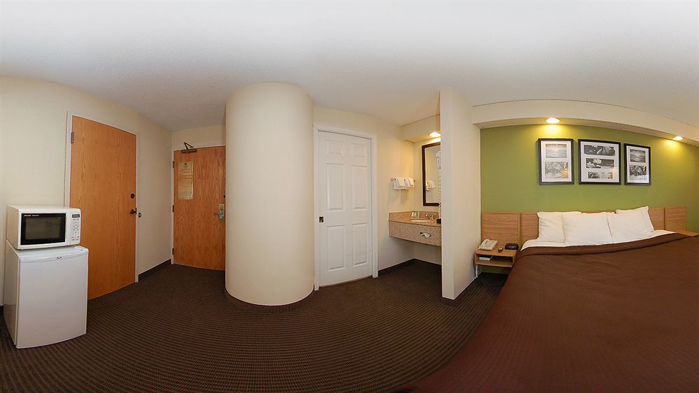 Rodeway Inn Остелл Экстерьер фото