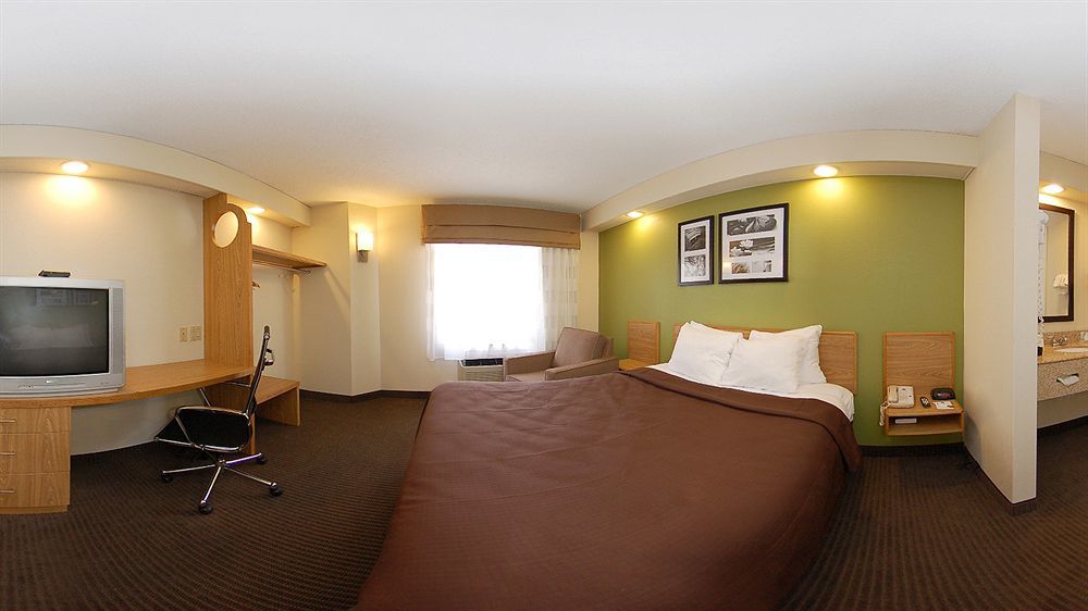 Rodeway Inn Остелл Экстерьер фото