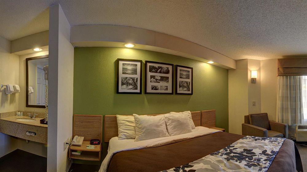 Rodeway Inn Остелл Экстерьер фото